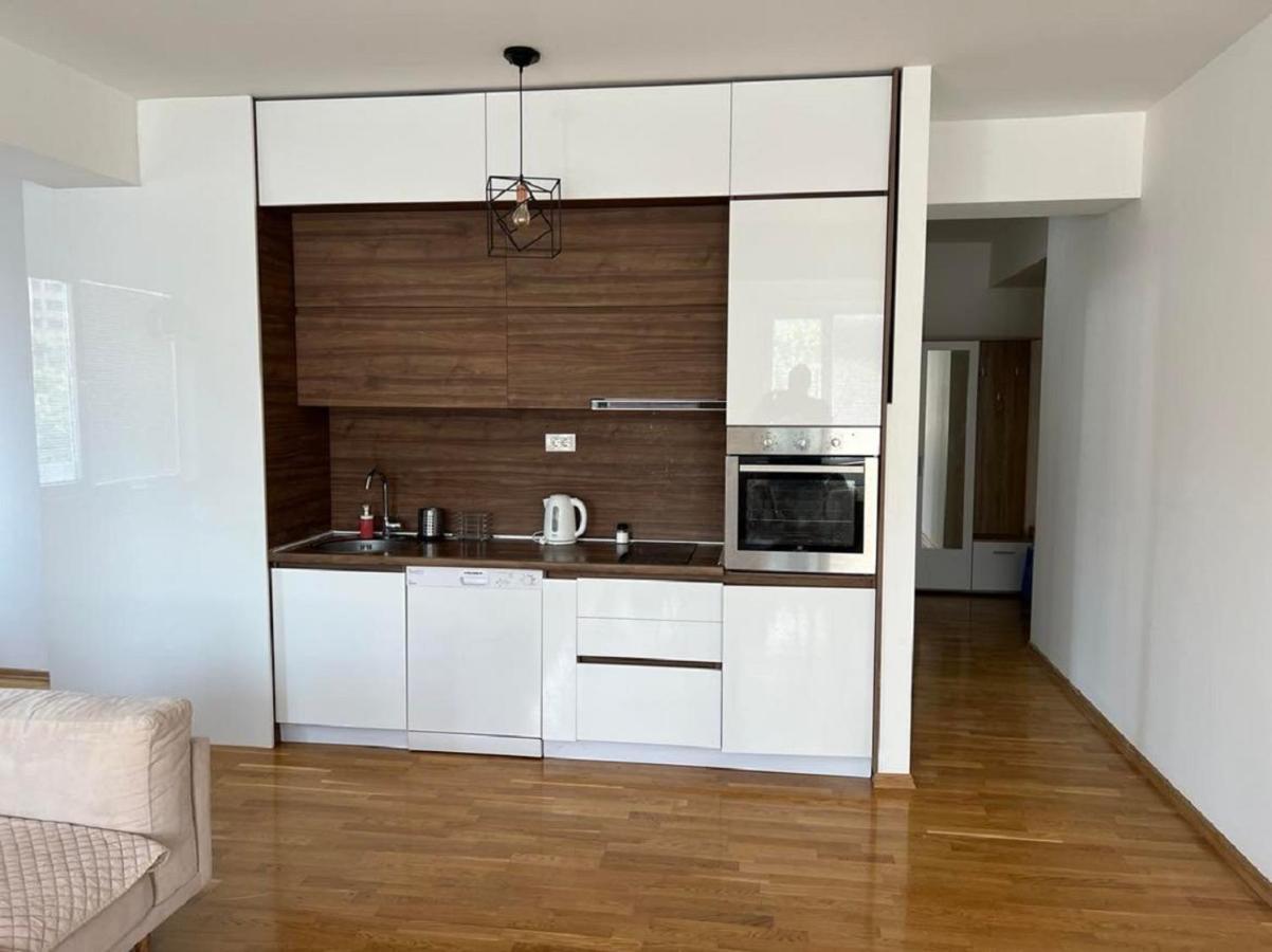 High-End Spacious Apartment Next To City Mall Skopje Exterior photo