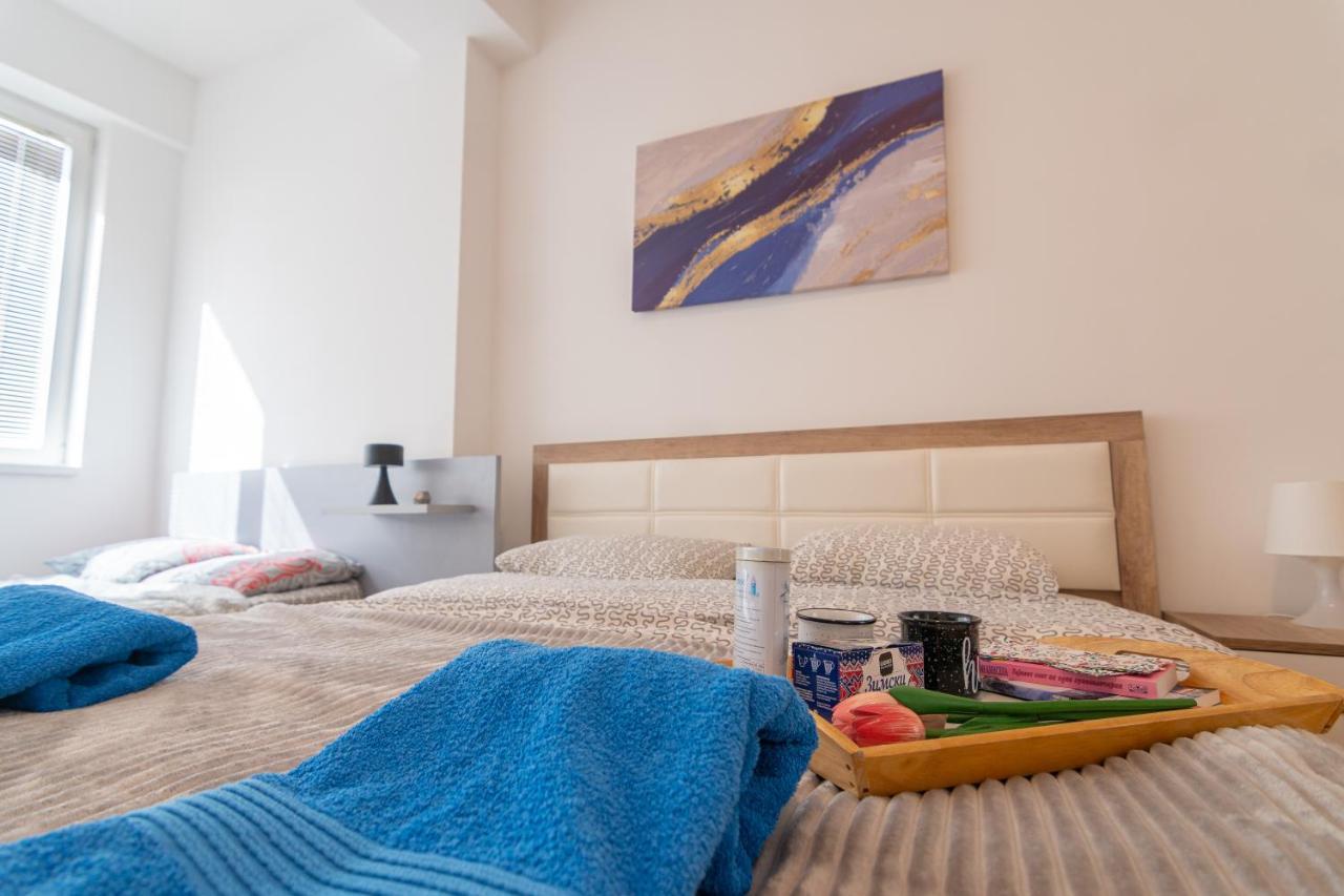 High-End Spacious Apartment Next To City Mall Skopje Exterior photo