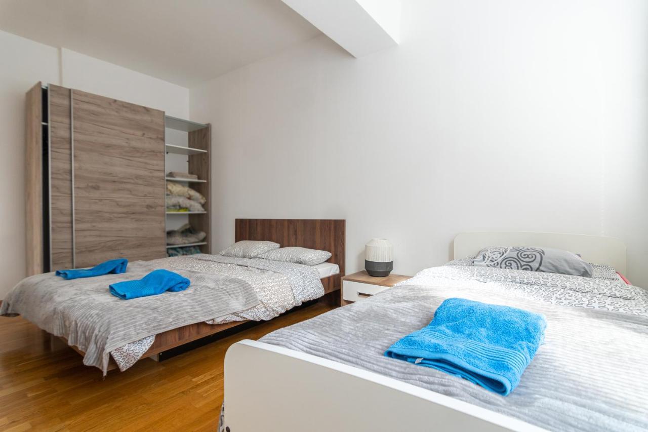 High-End Spacious Apartment Next To City Mall Skopje Exterior photo