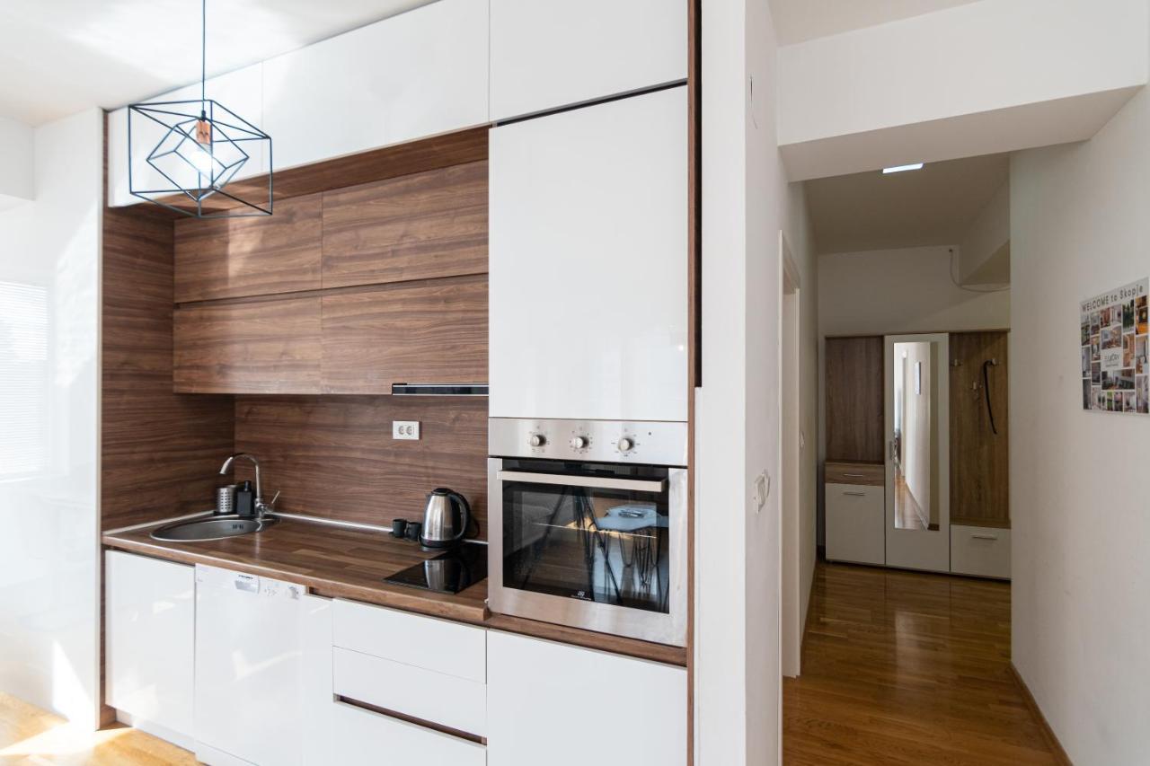 High-End Spacious Apartment Next To City Mall Skopje Exterior photo