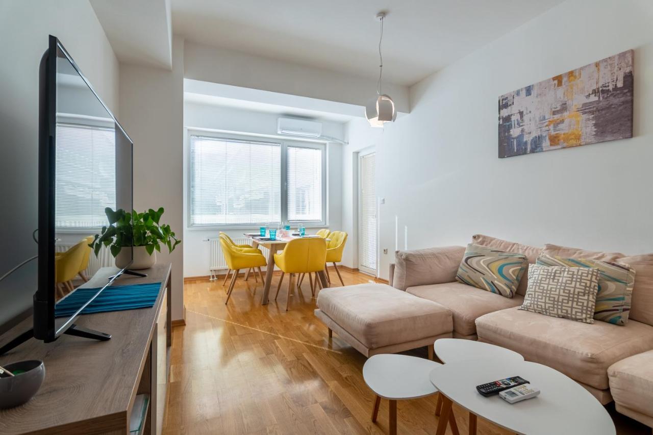 High-End Spacious Apartment Next To City Mall Skopje Exterior photo