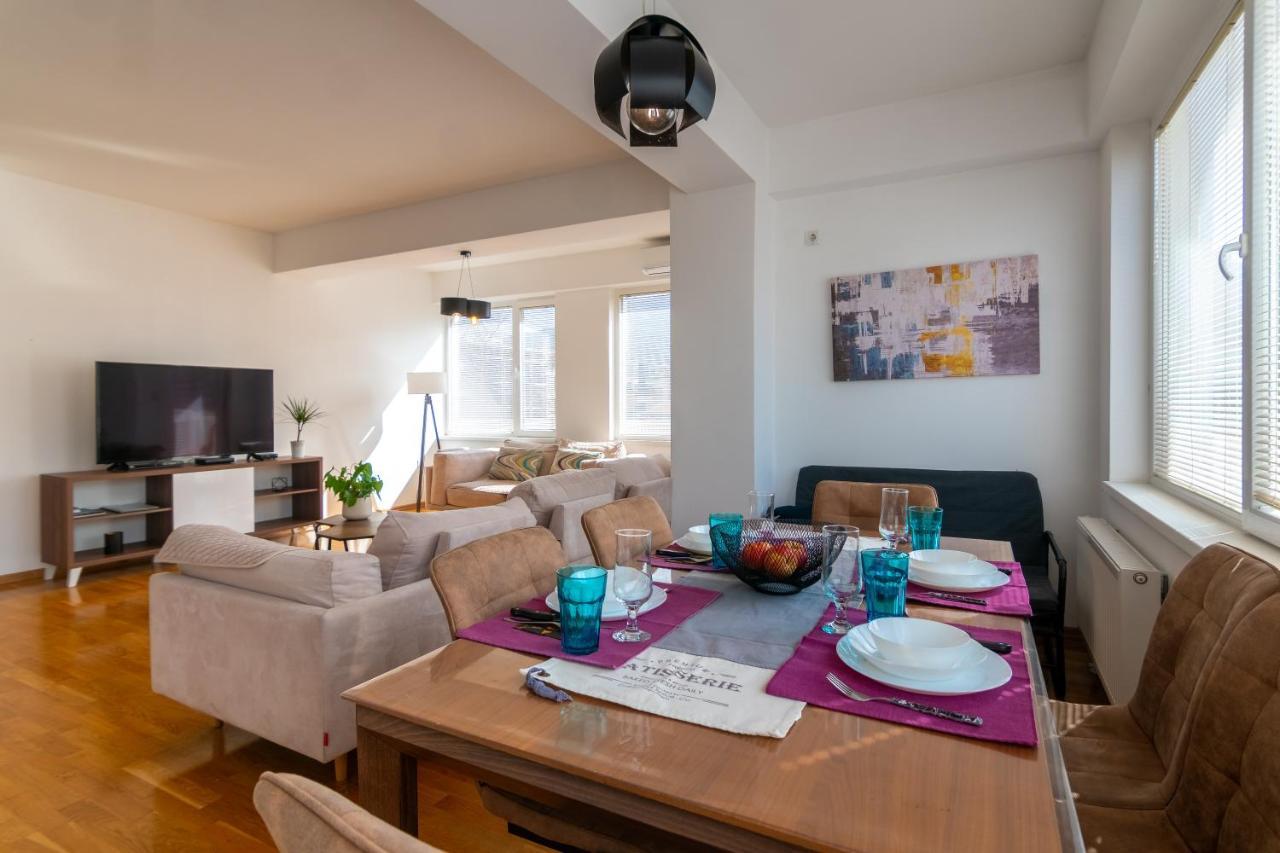 High-End Spacious Apartment Next To City Mall Skopje Exterior photo
