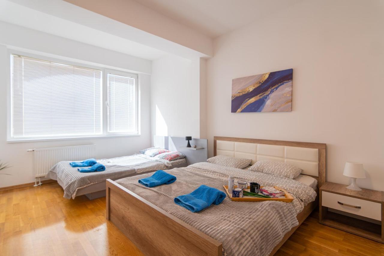 High-End Spacious Apartment Next To City Mall Skopje Exterior photo